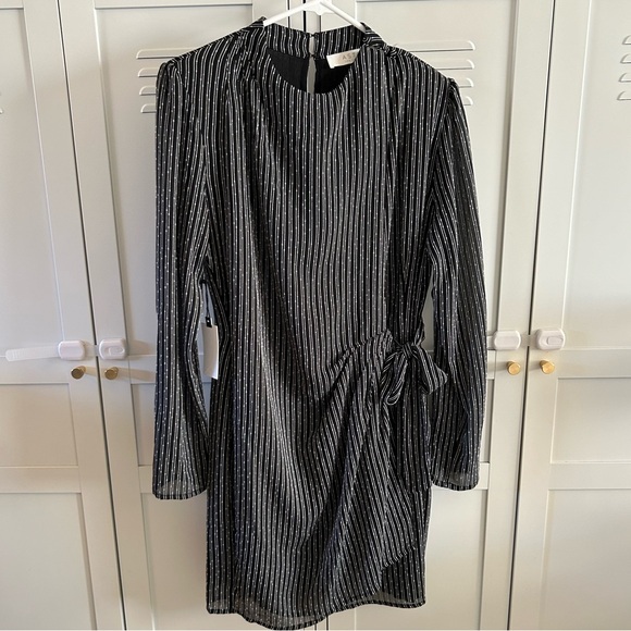 Astr Dresses & Skirts - NWT ASTR the Label stripe mini cocktail dress